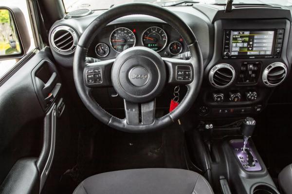 Used 2016 JEEP WRANGLER UNLIMI SAHARA