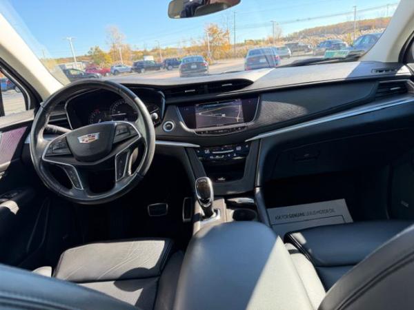 Used 2017 CADILLAC XT5 LUXURY