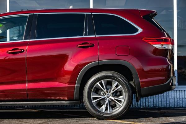 Used 2017 Toyota HIGHLANDER LE
