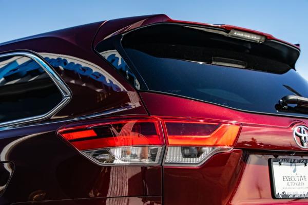 Used 2017 Toyota HIGHLANDER LE