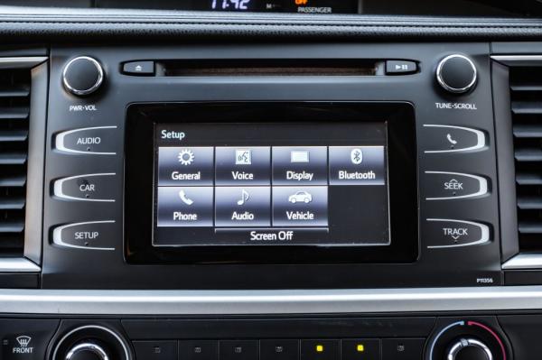 Used 2017 Toyota HIGHLANDER LE