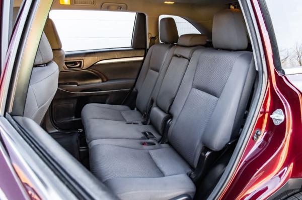 Used 2017 Toyota HIGHLANDER LE