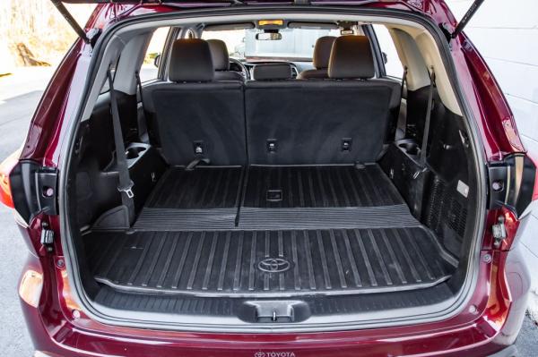 Used 2017 Toyota HIGHLANDER LE