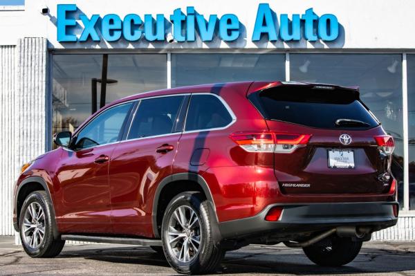 Used 2017 Toyota HIGHLANDER LE