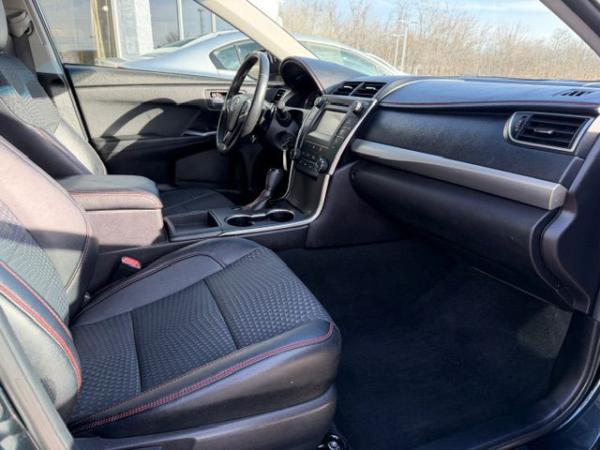 Used 2015 Toyota CAMRY SE SE