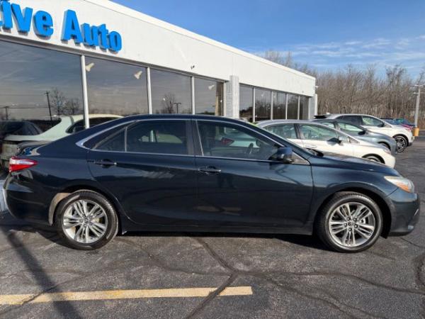 Used 2015 Toyota CAMRY SE SE