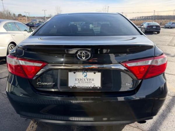 Used 2015 Toyota CAMRY SE SE