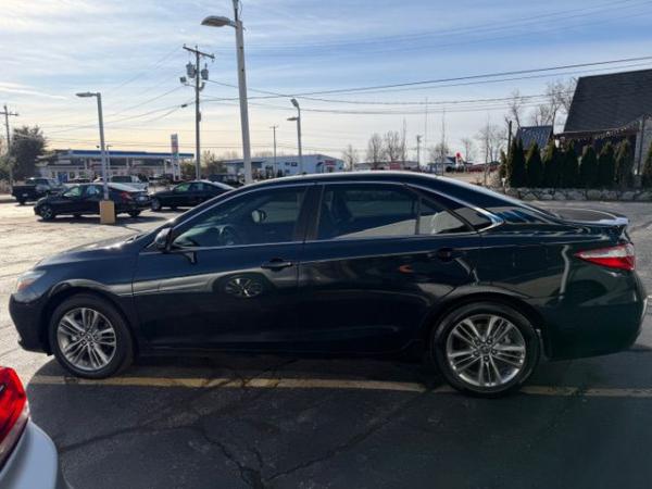 Used 2015 Toyota CAMRY SE SE