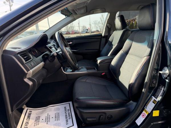 Used 2015 Toyota CAMRY SE SE