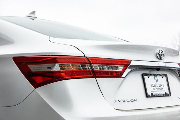 Used 2018 Toyota AVALON XLE