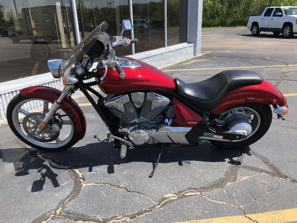 Used 2010 HONDA VT13CSA SABRE Motorcycle