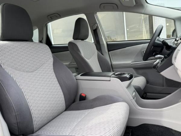 Used 2017 Toyota PRIUS V V Series II