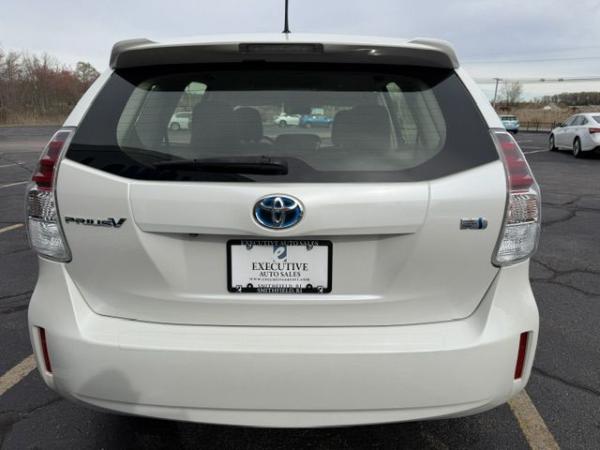 Used 2017 Toyota PRIUS V V Series II