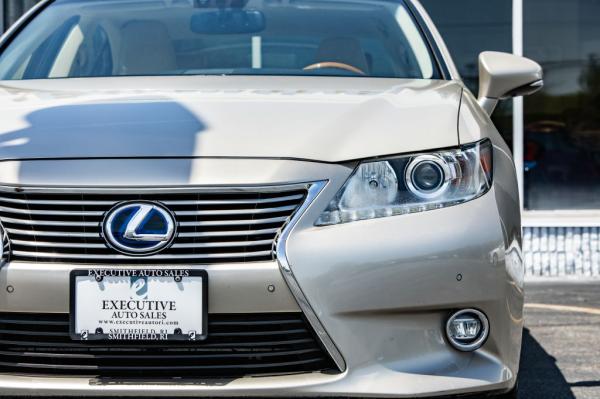Used 2015 LEXUS ES 300H