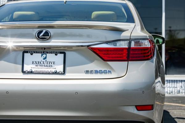 Used 2015 LEXUS ES 300H