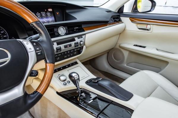 Used 2015 LEXUS ES 300H