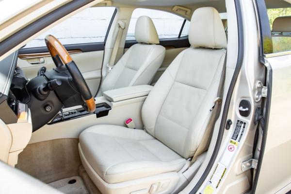 Used 2015 LEXUS ES 300H