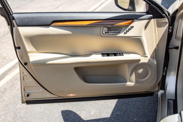 Used 2015 LEXUS ES 300H