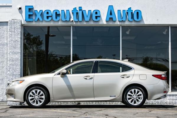 Used 2015 LEXUS ES 300H