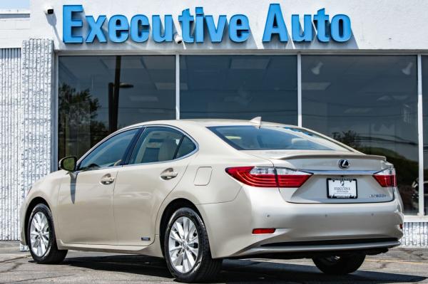 Used 2015 LEXUS ES 300H