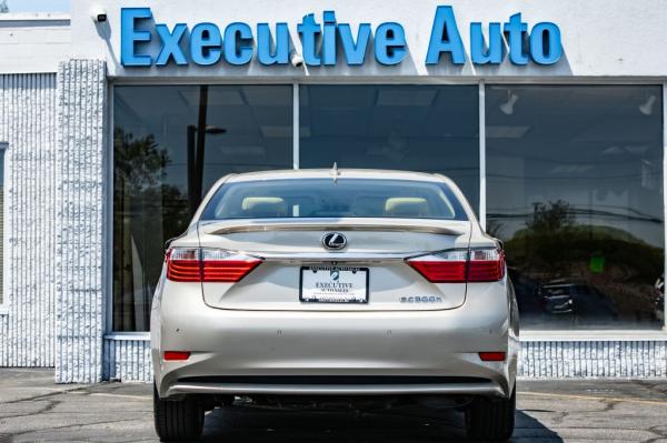 Used 2015 LEXUS ES 300H