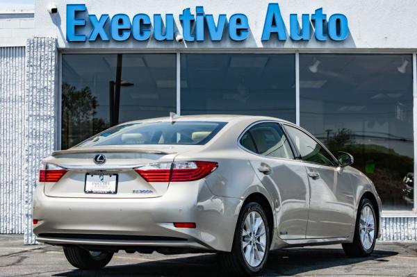 Used 2015 LEXUS ES 300H