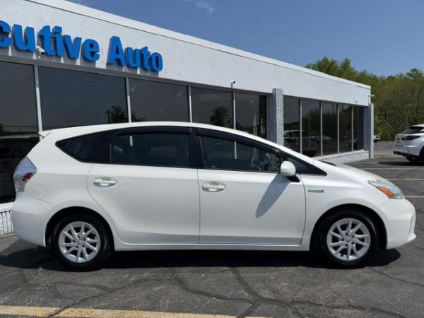 Used 2014 Toyota PRIUS V V Trim Level II