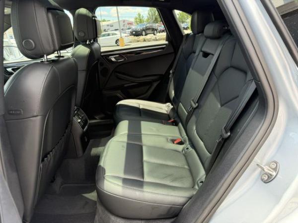 Used 2020 PORSCHE MACAN suv