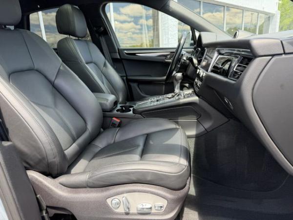 Used 2020 PORSCHE MACAN suv