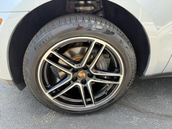 Used 2020 PORSCHE MACAN suv