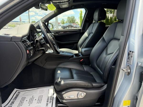 Used 2020 PORSCHE MACAN suv