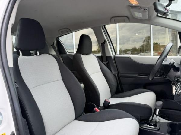 Used 2014 Toyota YARIS 5 Door LE