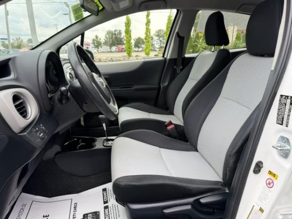 Used 2014 Toyota YARIS 5 Door LE