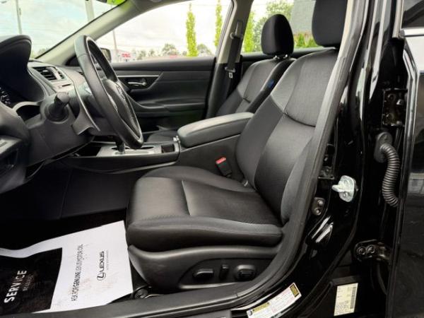 Used 2017 NISSAN ALTIMA 25