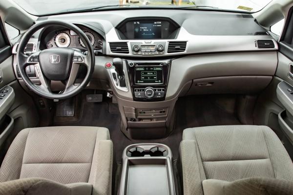 Used 2016 HONDA ODYSSEY SE