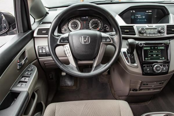 Used 2016 HONDA ODYSSEY SE