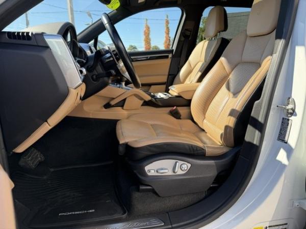 Used 2017 PORSCHE CAYENNE