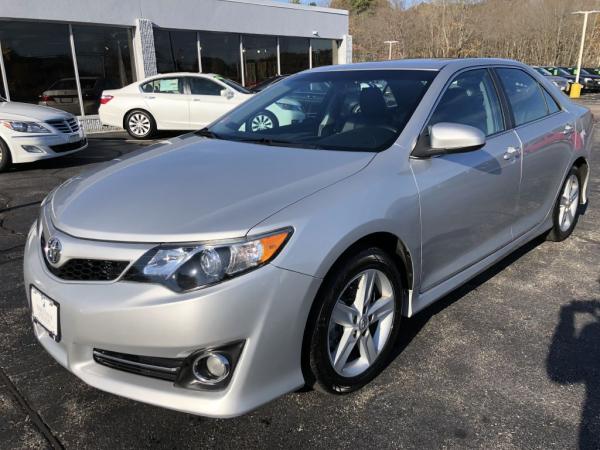 Used 2013 Toyota CAMRY SE SE