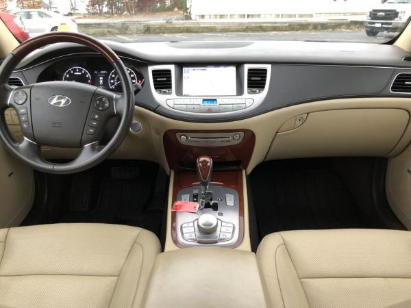 Used 2012 HYUNDAI GENESIS 46L