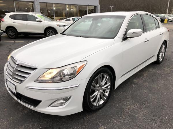 Used 2012 HYUNDAI GENESIS 46L