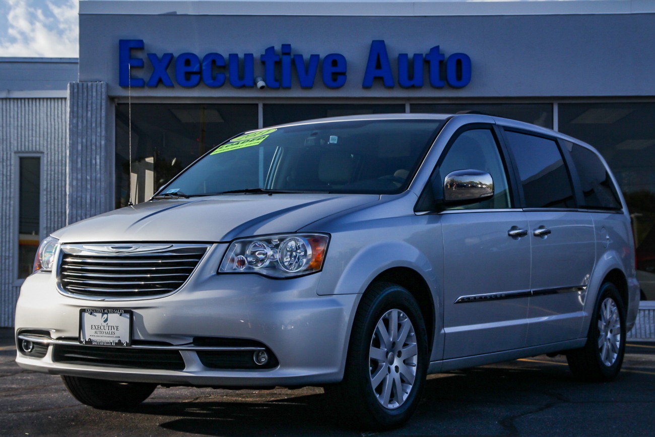Used 2011 CHRYSLER TOWN & COUNTRY TOURING L For Sale