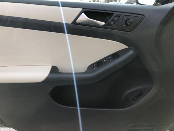 Used 2012 VOLKSWAGEN JETTA SE SE