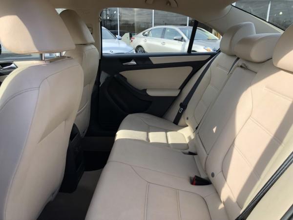 Used 2012 VOLKSWAGEN JETTA SE SE
