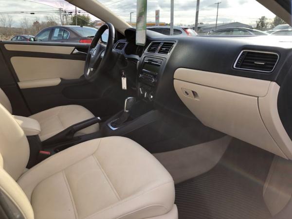 Used 2012 VOLKSWAGEN JETTA SE SE