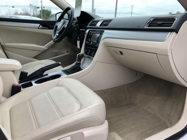 Used 2013 VOLKSWAGEN PASSAT SE SE