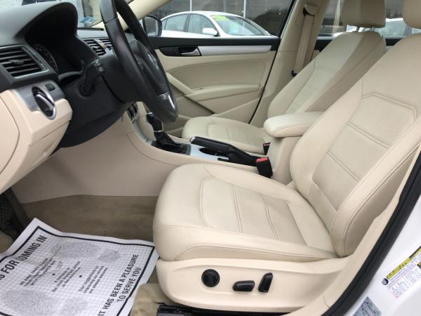 Used 2013 VOLKSWAGEN PASSAT SE SE