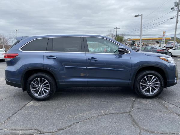 Used 2019 Toyota HIGHLANDER XLE SE