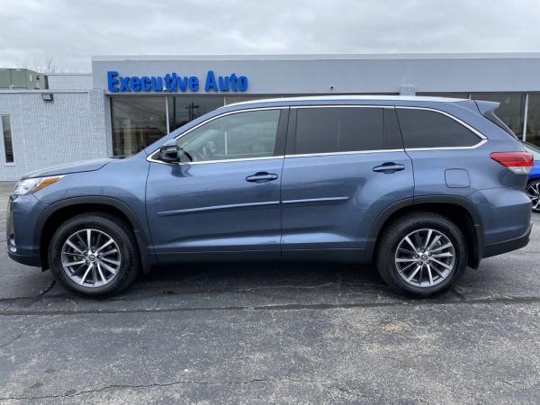 Used 2019 Toyota HIGHLANDER XLE SE