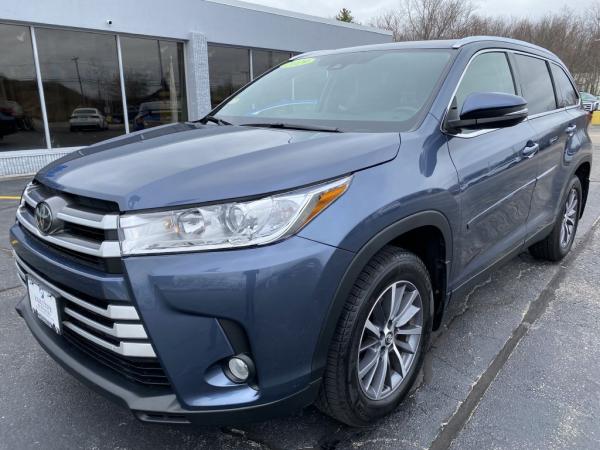 Used 2019 Toyota HIGHLANDER XLE SE