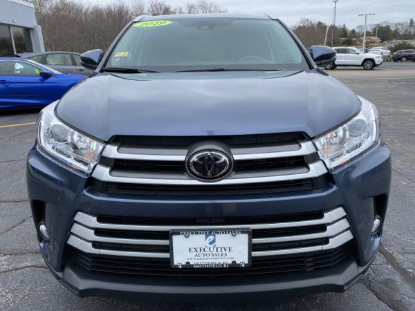 Used 2019 Toyota HIGHLANDER XLE SE